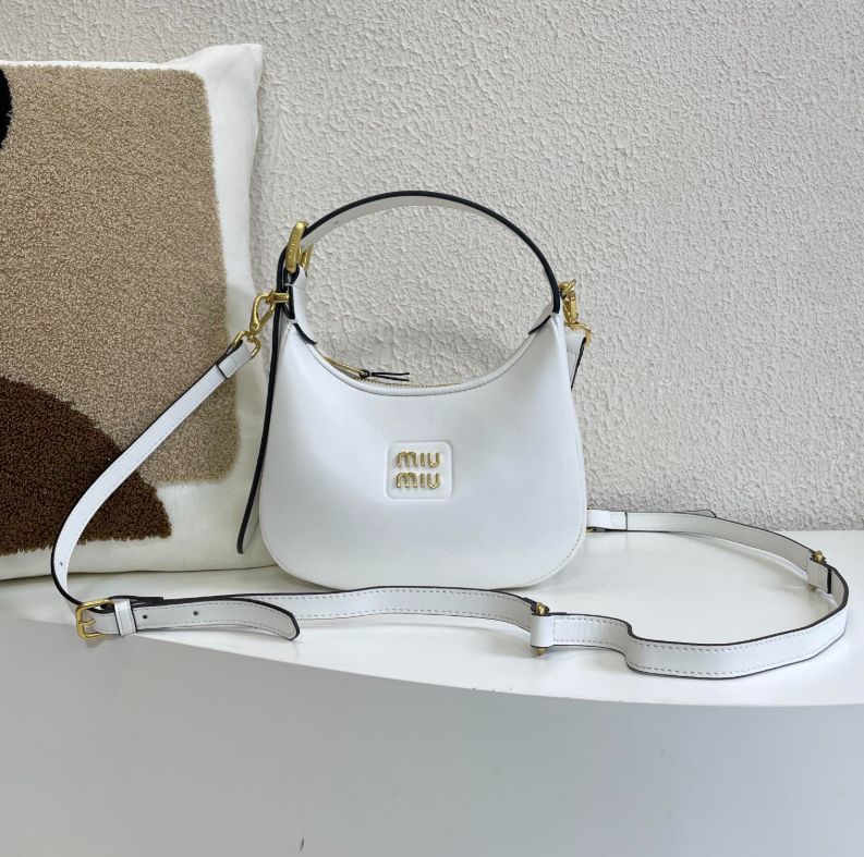 ミュウミュウ ハンドバッグ