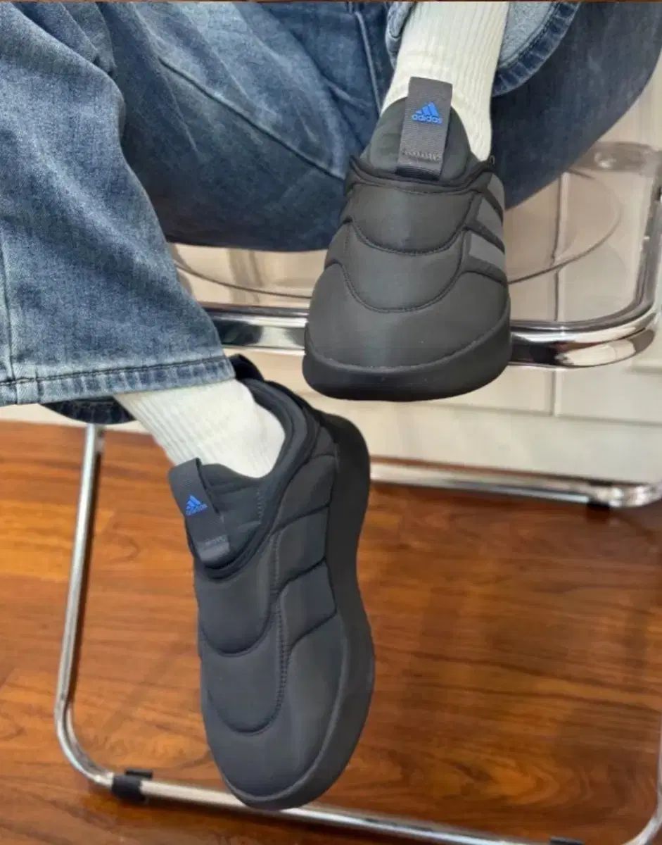 245 ユニセックス adidas アディダス ダウン スリッポン 冬 スニーカー 靴