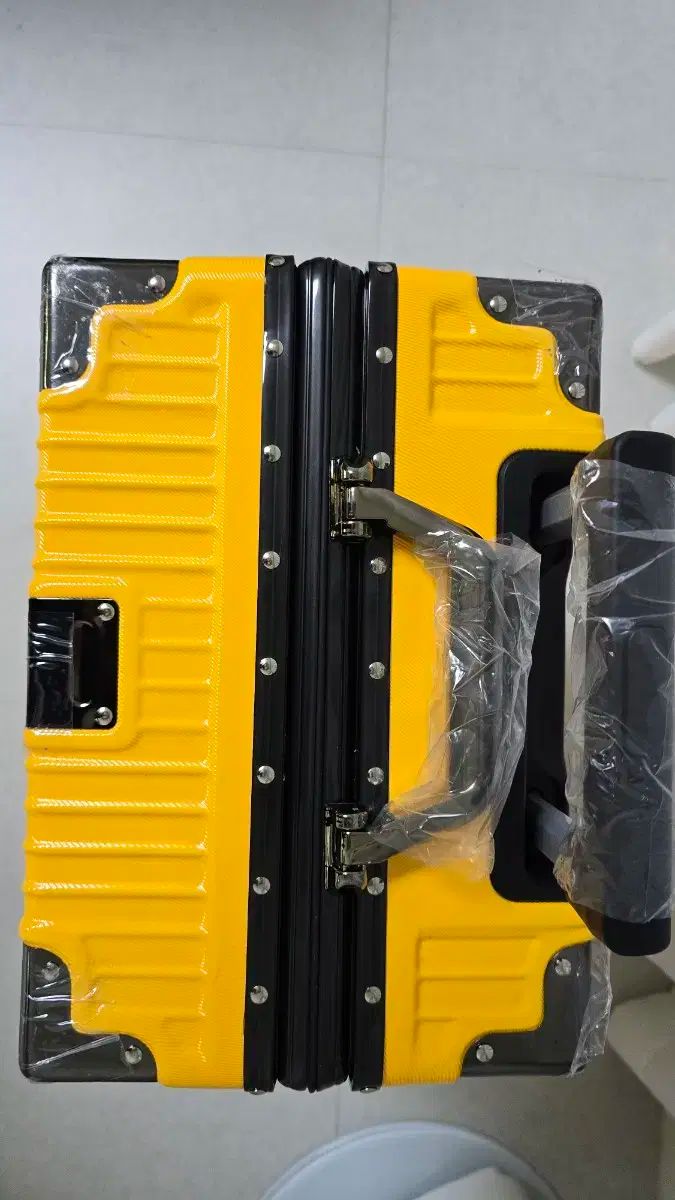 50 割引 24インチ イェロー アルミニウムキャリアー 荷物用