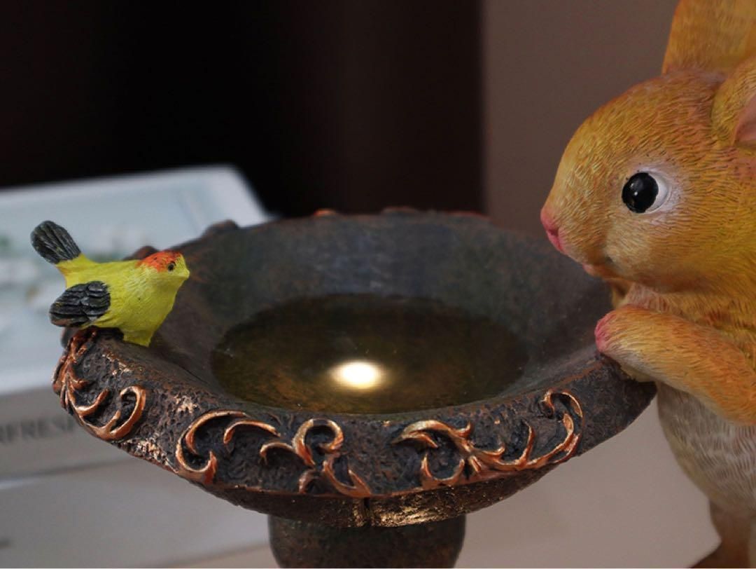 かわいい2匹のウサギ