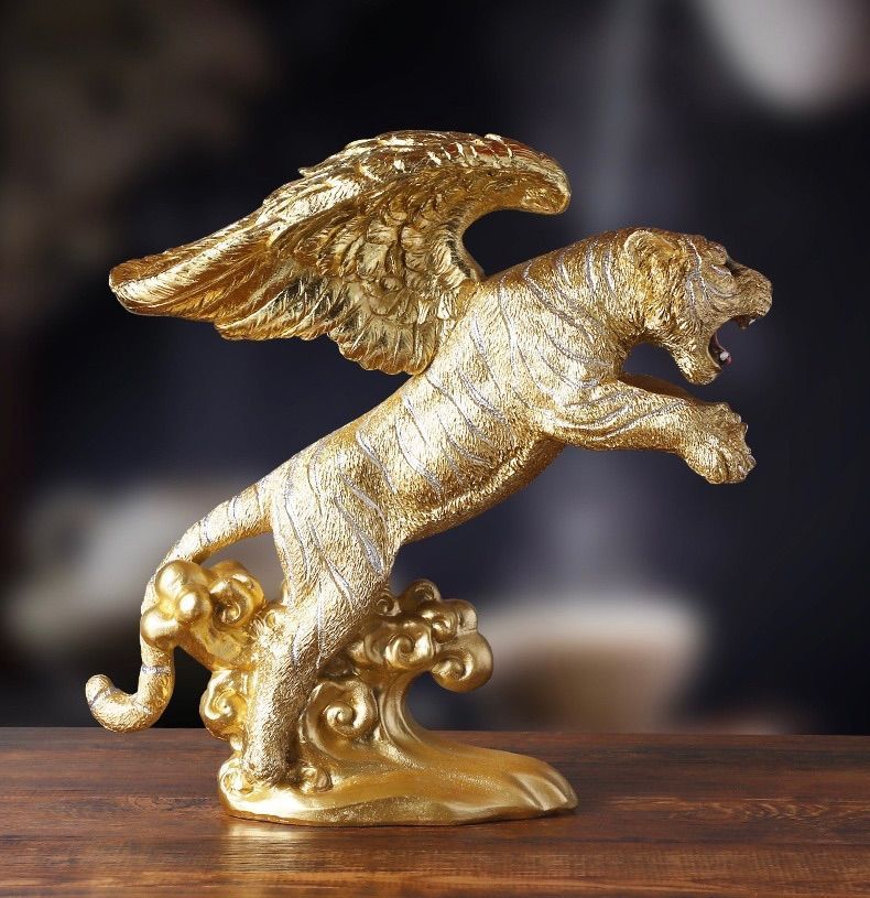 感あり 翼の生えたゴールドタイガー 置物 オブジェ インテリア 雑貨 北欧 かわいい 風水 置き場所 おしゃれ 金運 引越し祝い プレゼント ya