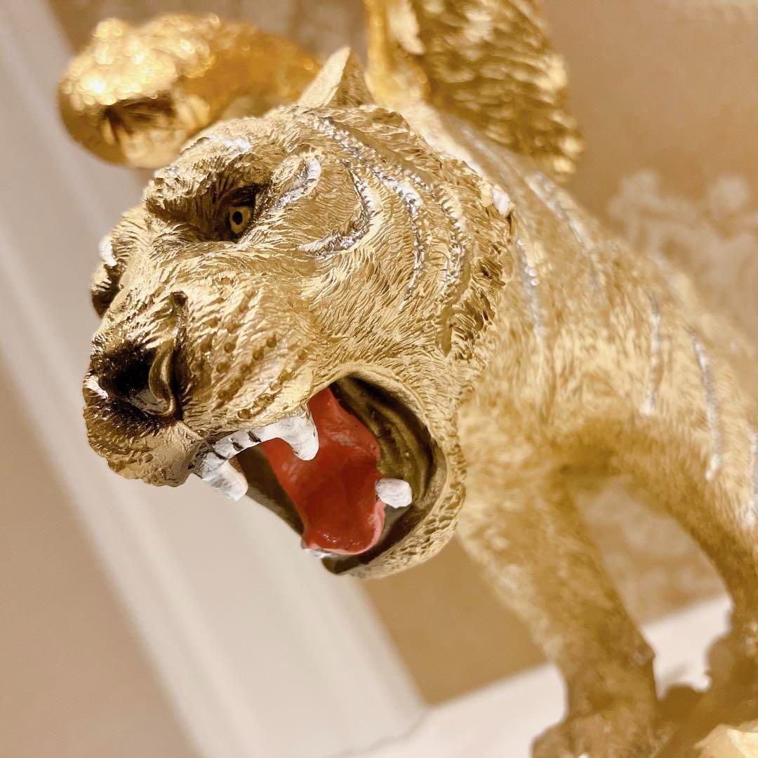  感あり 翼の生えたゴールドタイガー 置物 オブジェ インテリア 雑貨 北欧 かわいい 風水 置き場所 おしゃれ 金運 誕生日 引越し祝い プレゼント ya 陶器小物 置物 インテリア小物
