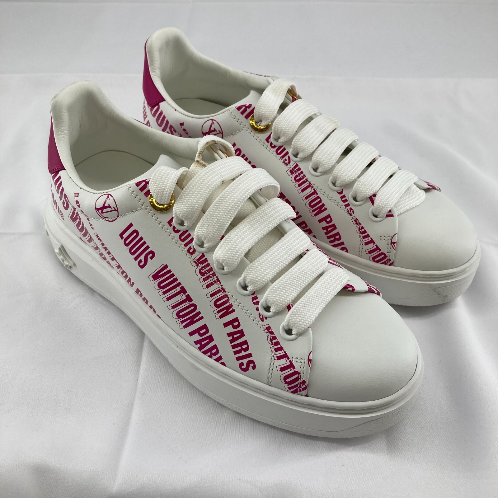 【未使用品】Louis Vuitton ロゴ入りスニーカー ホワイト/ブラウン LOUIS VUITTON（スニーカー）のフリマアイテム一覧