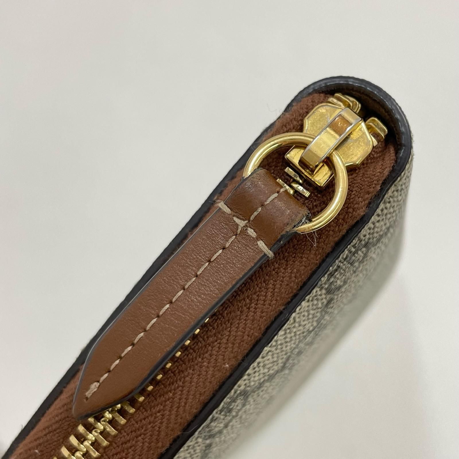 GGスプリーム ラウンドファスナー長財布