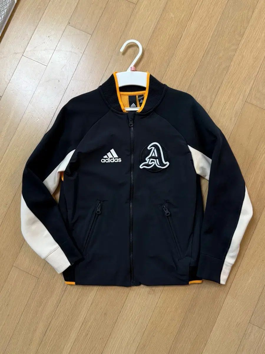 アディダス キッズ ブラック アウター