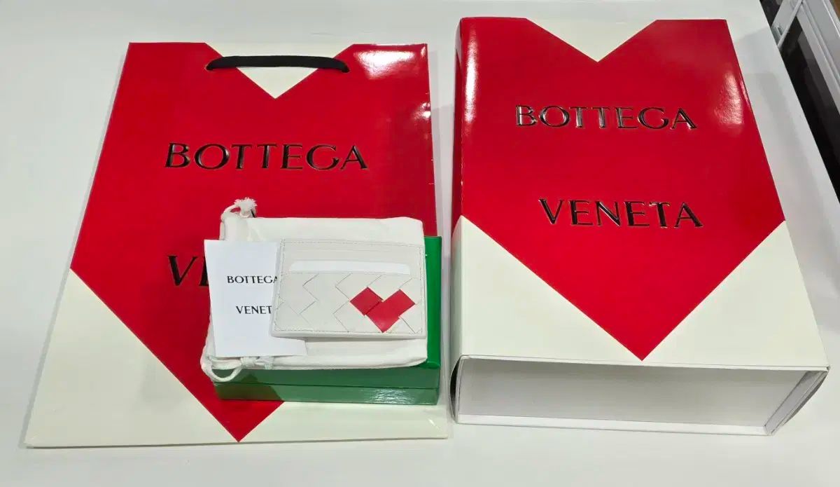  ボッテガ イントレチャート カードウォレット ハート 長財布 小物