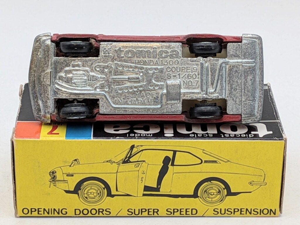 トミー トミカ黒箱