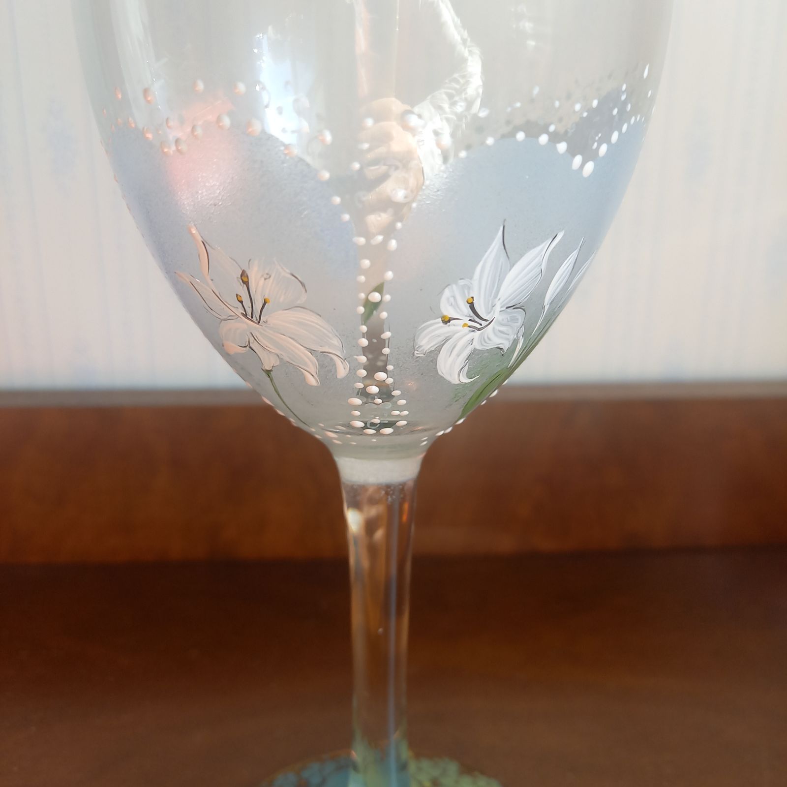 絵付けガラス ワイングラス 百合の花