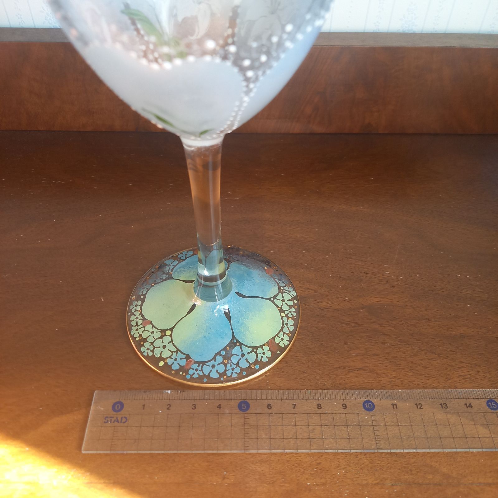 ワイングラス 百合の花