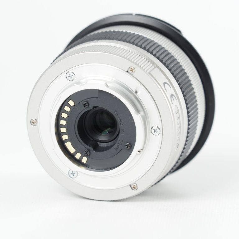 広角ズームレンズ