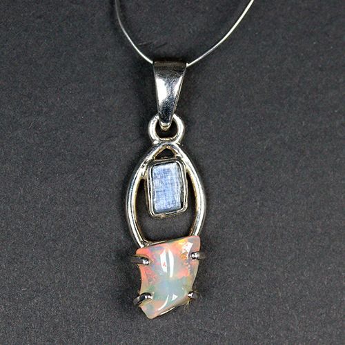 〔J368-7〕エチオピアンオパール ブルーカイヤナイト sv925 宝石質原石ペンダントトップ opal kyanite