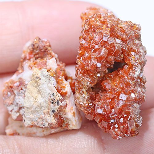 D361-28〕バナジナイト(褐鉛鉱) モロッコ産 Vanadinite 2個 鉱物原石