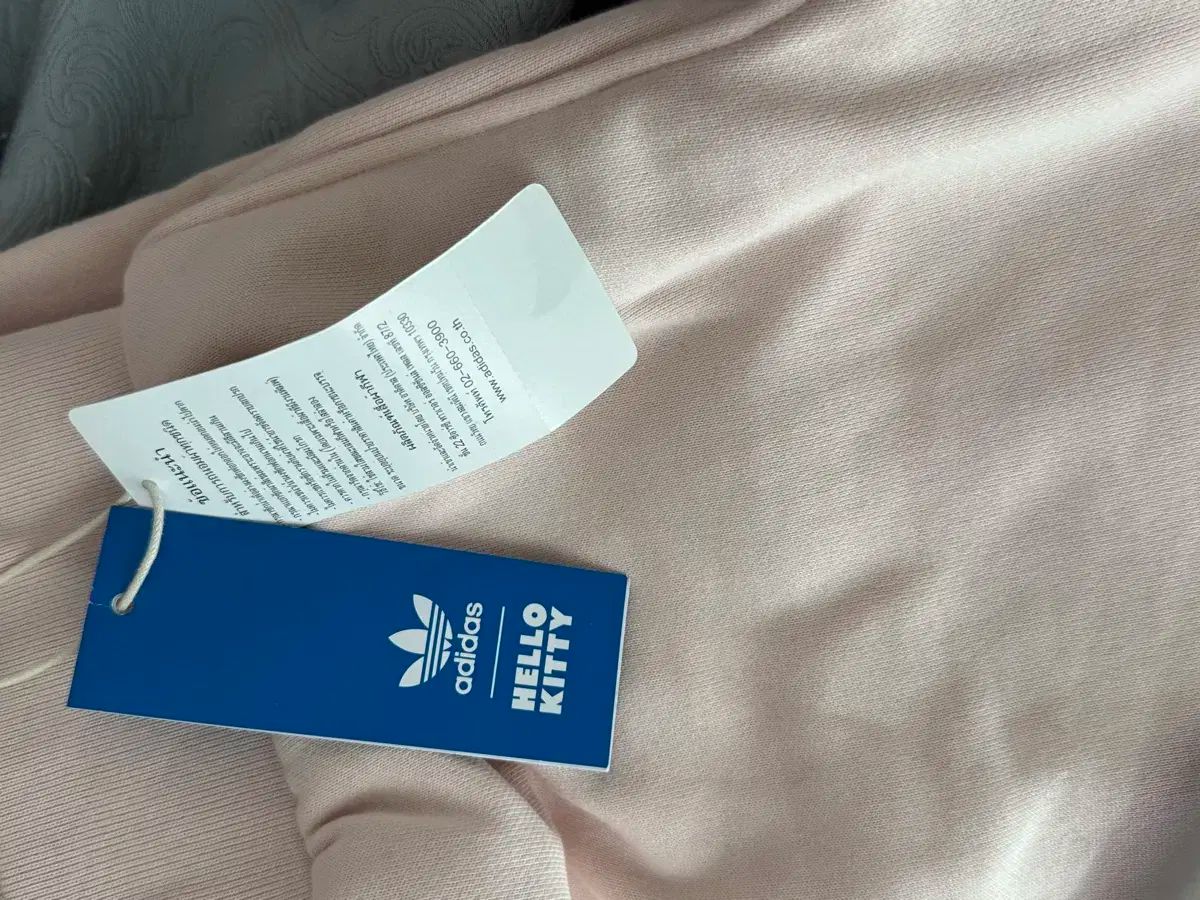 アディダス ハローキティ トレーニングウェア セット