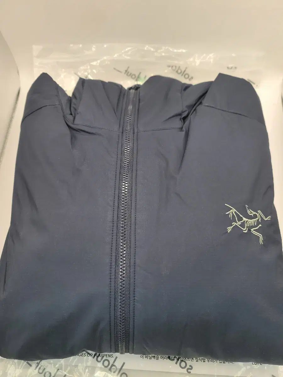 ARC TERYX アークテリクス 9556 Atom アトム フーディ ブラックサファイア XL