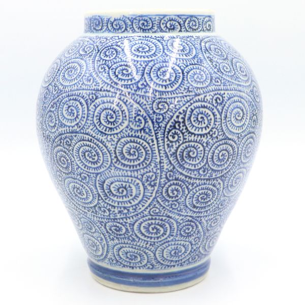 鉢■古い花唐草紋赤絵染付 青海波 五重塔 三つ鉢 時代物 骨董品（江戸後期）■ 江戸中期染付花唐草図7寸皿① 窯傷 | 吉祥寺PukuPuku