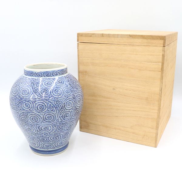 江戸中期 染付蛸唐草文沈香 飾り壺 花瓶 ブルー 骨董 木箱【ww】【中古