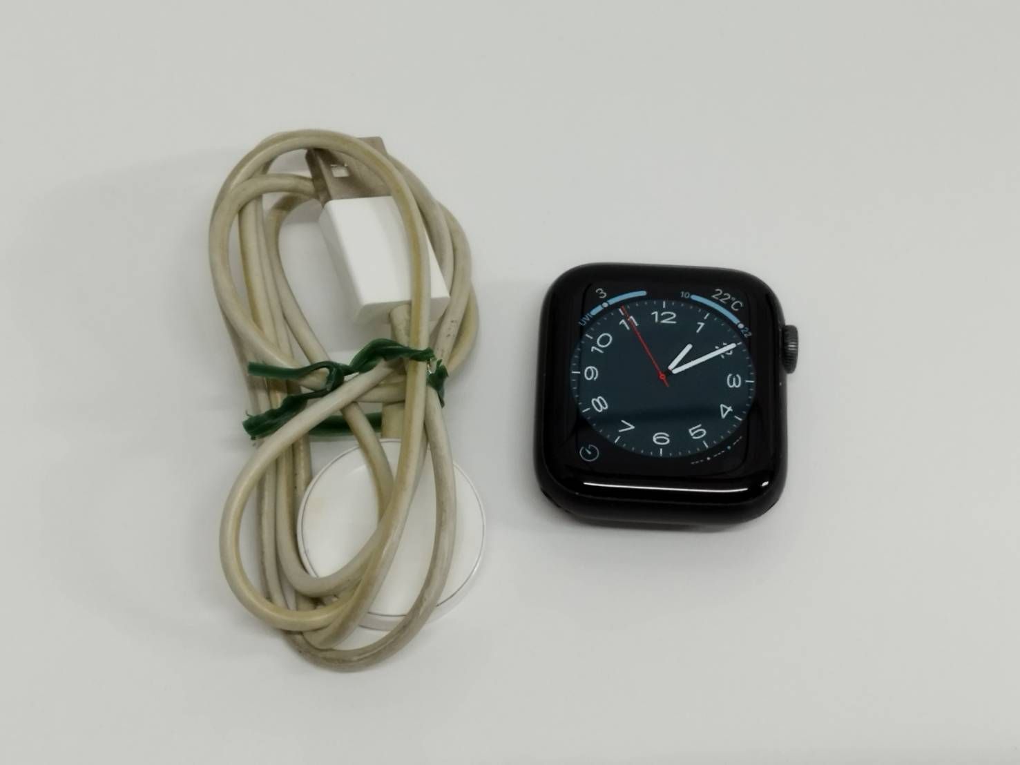 Apple Watch Series 5/GPS/44mm/A2093/スペースグレー〈MWVF2J/A