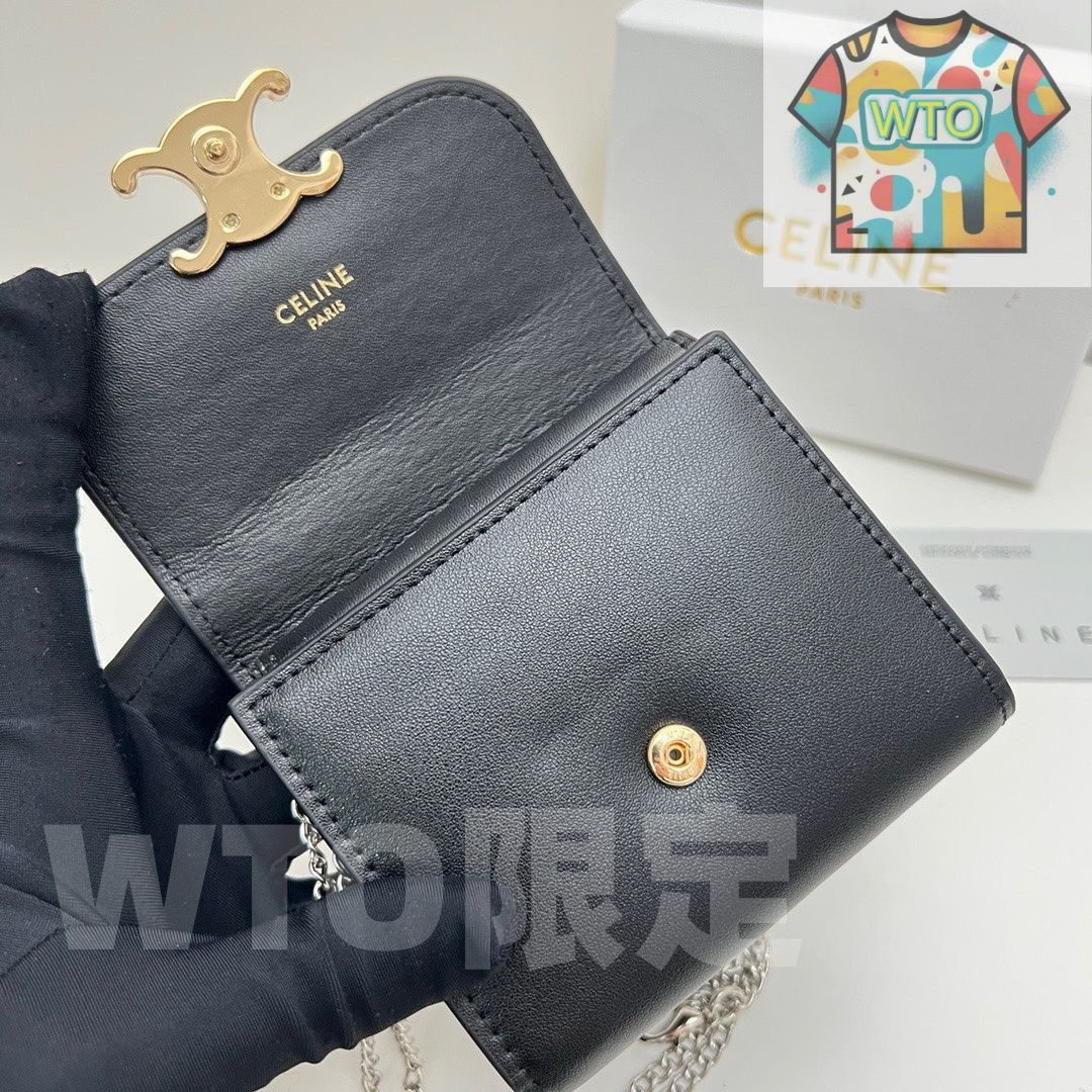 箱付き CELINE トリオンフチェーンウォレット 箱付き CELINE トリオンフチェーンウォレット