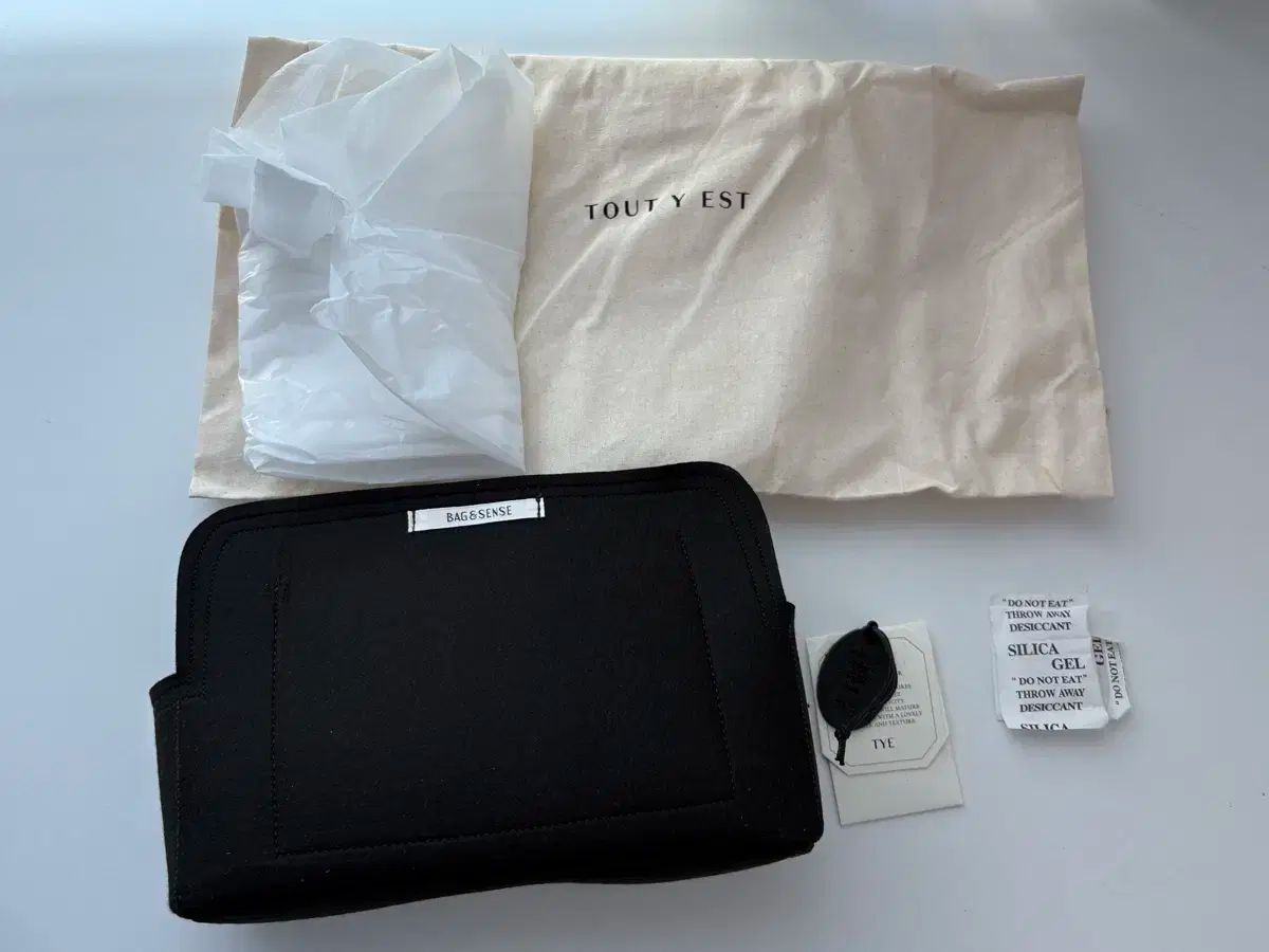 TOUT Y EST 투티에 LOQUET BAG ロケットバッグ ナイロン スモール ブラック