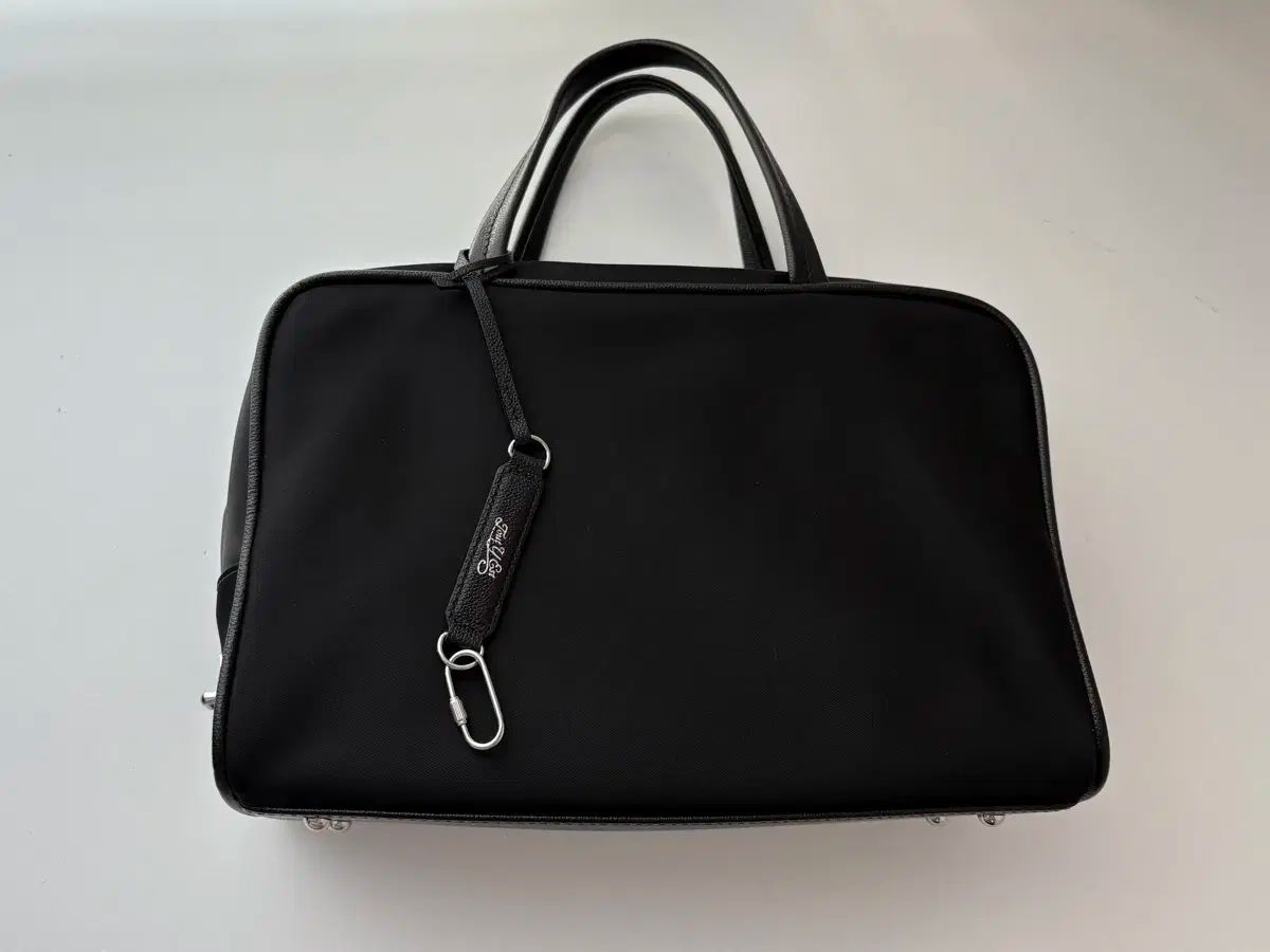 TOUT Y EST 투티에 LOQUET BAG ロケットバッグ ナイロン スモール ブラック