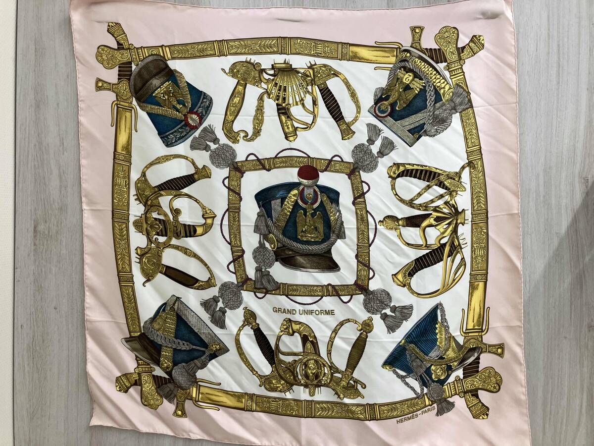 HERMES カレ90 GRAND UNIFORME スカーフ ピンク