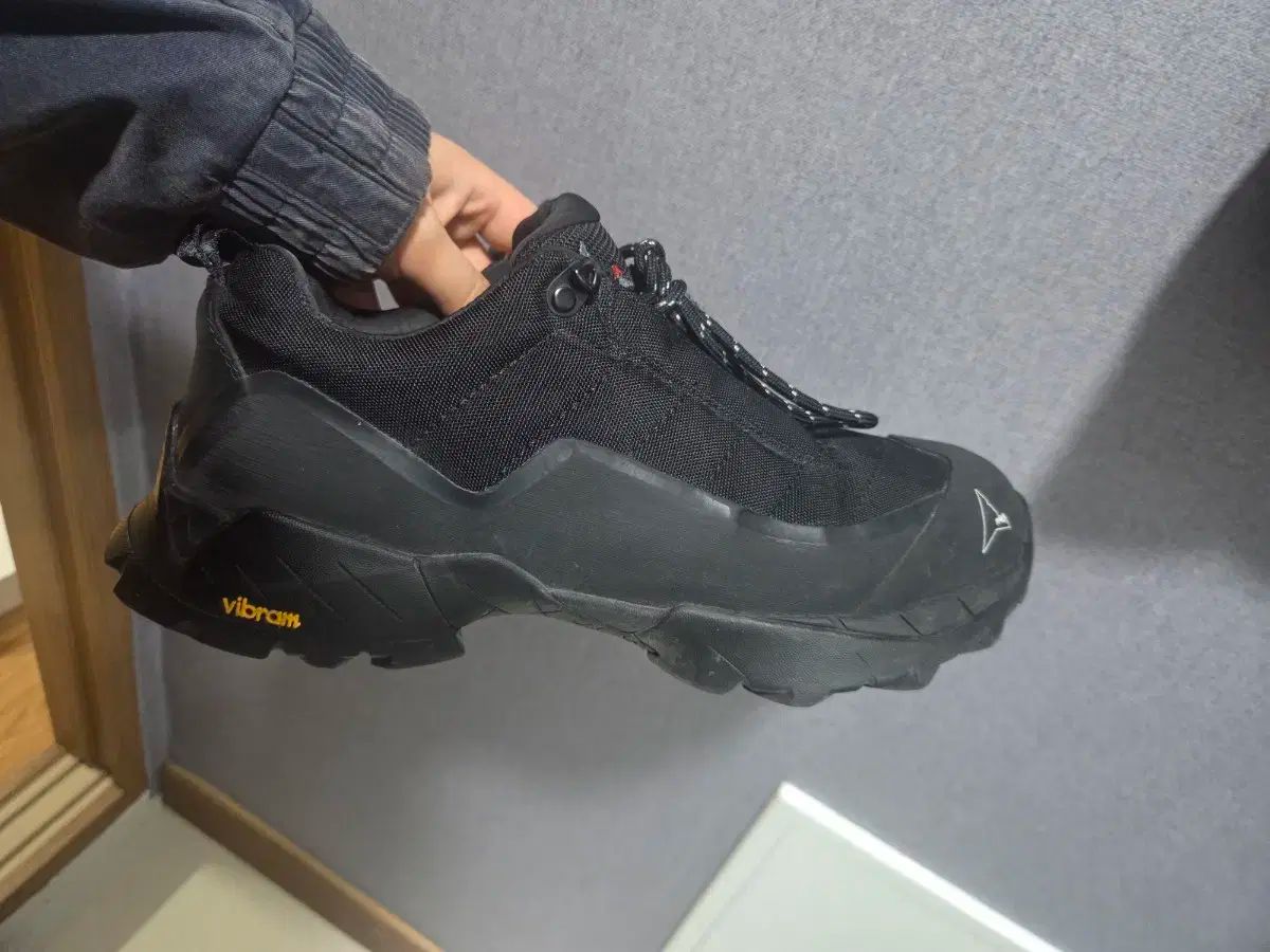 ロア ハイキング カタリーナ ブラック 42