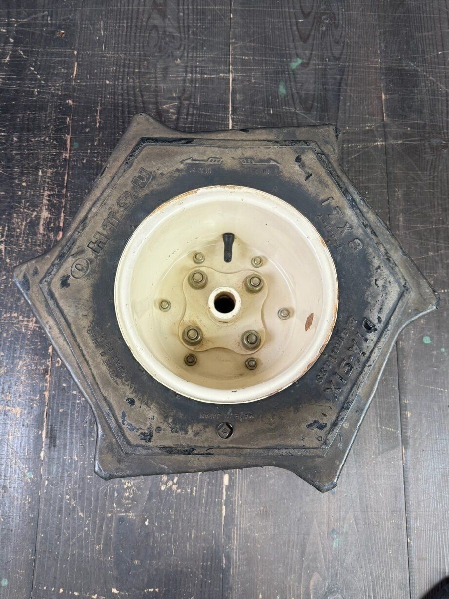 3008 六角タイヤ