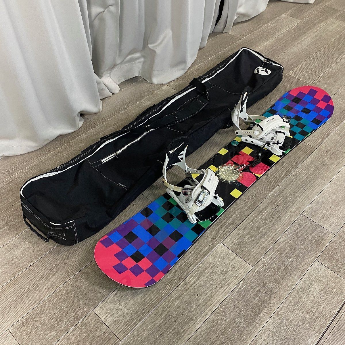 X444 ZUMA PIXELLIFE ピクセルライフ スノーボード 板 M8