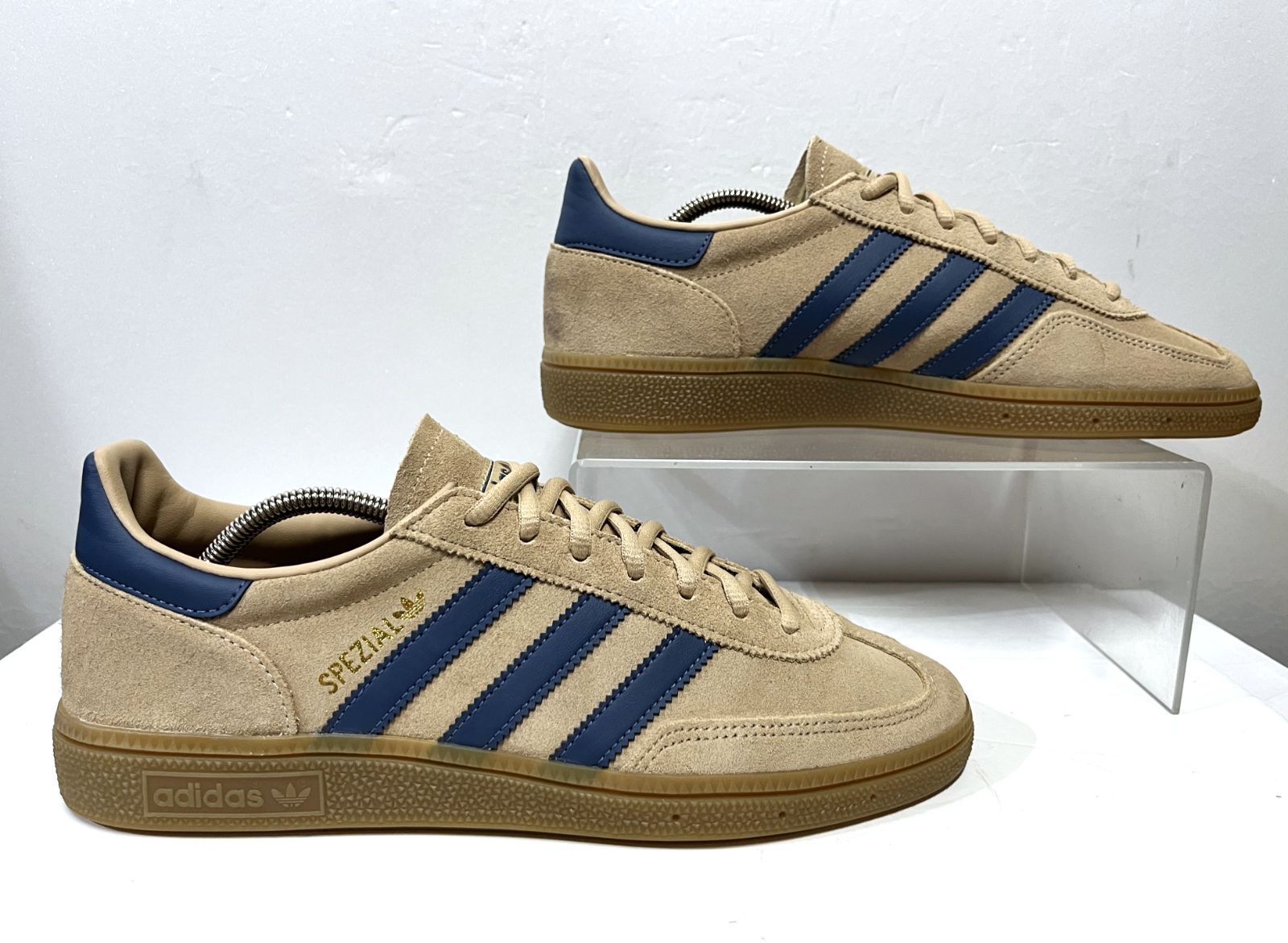 スペツィアル スニーカー