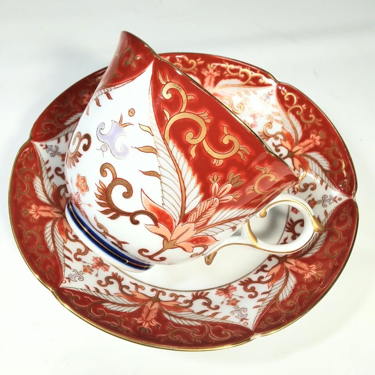 有田焼其泉作 赤濃金彩唐草