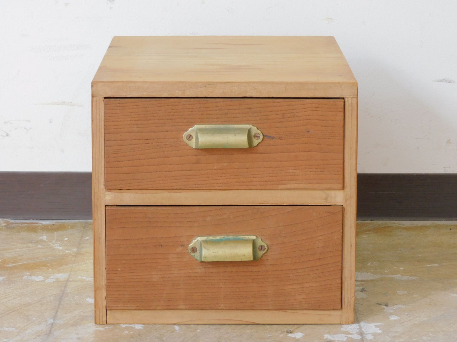 美品 Fukagawa Seiji 深川製磁 百年庵 茶灰釉 丸蓋物 小物入れ 有田焼