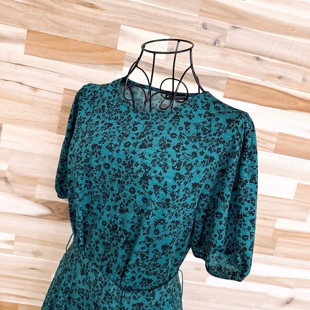 ザラ 花柄フラワー ロング ワンピース 半袖 小花 総柄 M 緑グリーン×黒