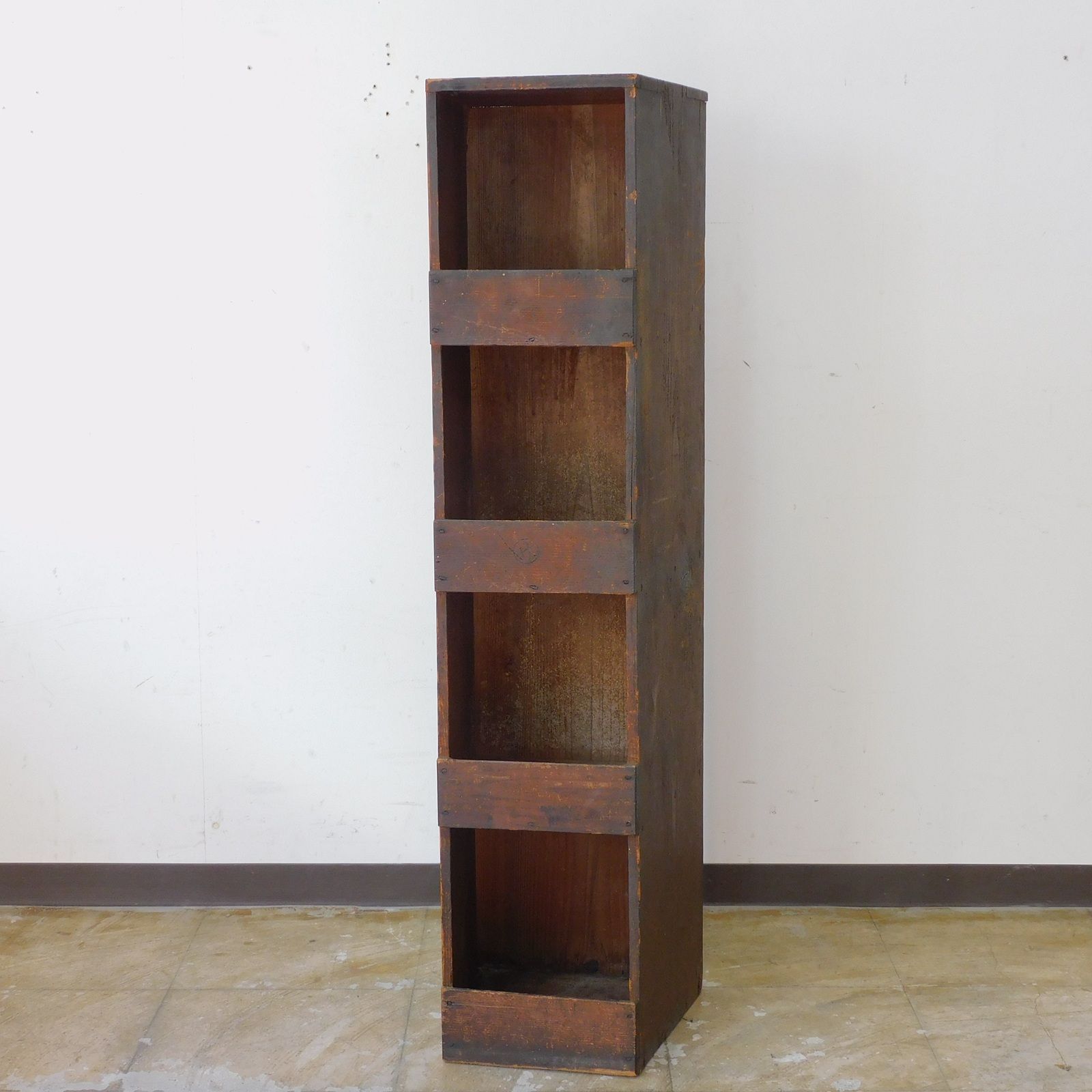 古民芸 室 縦型の棚 HK-a-05688 オープンラック 古道具 展示棚 店舗什器 カフェインテリア