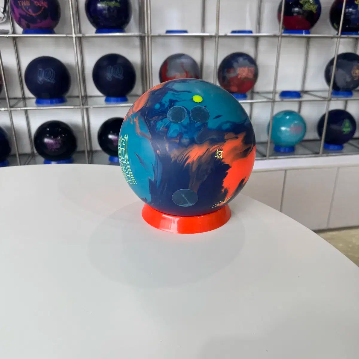 シューロック ボーリングボール リース指孔加工