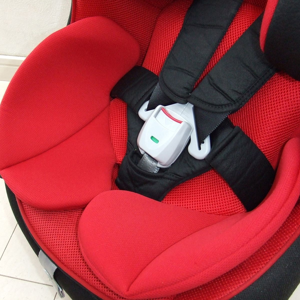 綺麗 チャイルドシート コンビ ミニマグランデ EG UB combi 新生児から