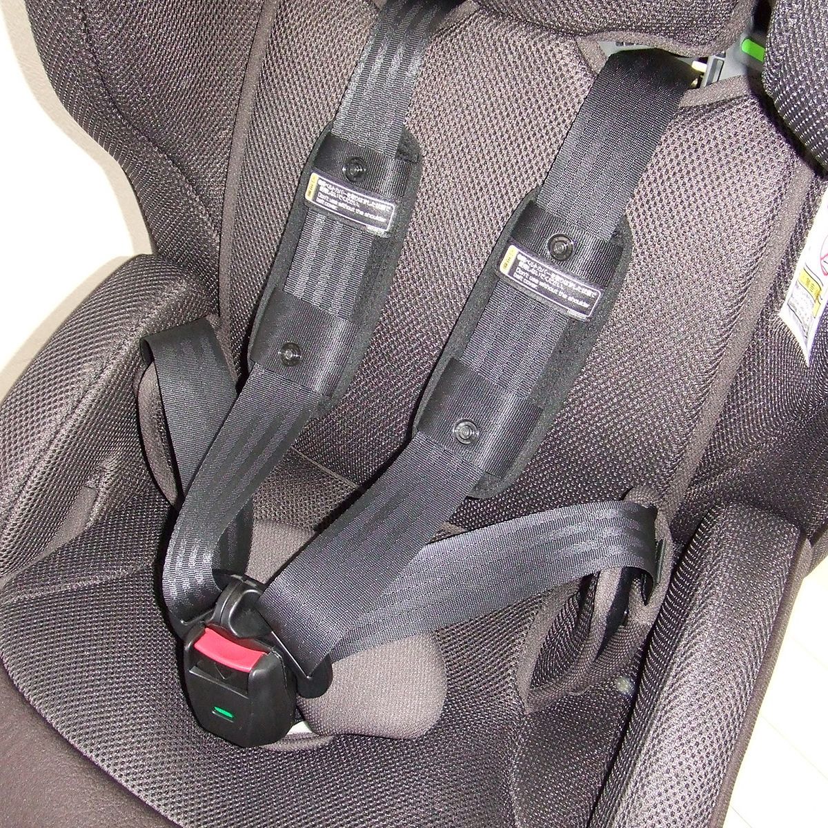  ジュニアシート コンビ combi ジョイトリップ アドバンス 15カ月頃から12歳 品 チャイルドシート B 車用チャイルドシート チャイルドシート