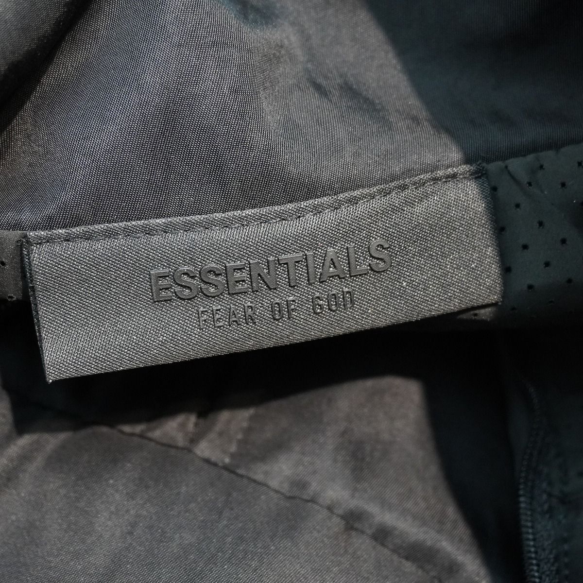 正規 24AW FOG ESSENTIALS エッセンシャルズ FEAR OF GOD ハーフジップ  