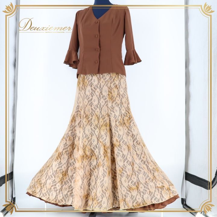 フラメンコ 衣装 マンサニージャ Manzanilla ファルダ スカート トップス ツーピース セットアップ 上下セット 茶色 レース 上品 感 ブラウン系 大人っぽい お洒落 シンプル ファッション ダンス衣装 フラメンコスタイル