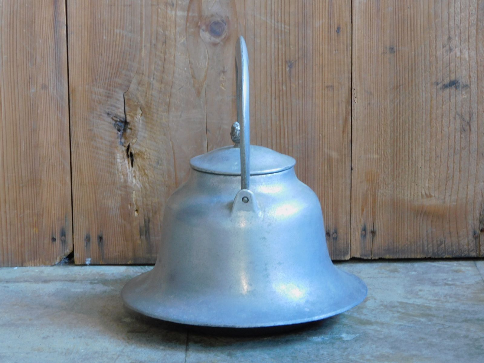 ジュラルミンの湯沸かし 羽広形 HK-a-05696 湯沸し アンティーク ケトル 鉄瓶 薬缶 日本軍 民芸 WWW_OPDRERGINERDOGAN_COM