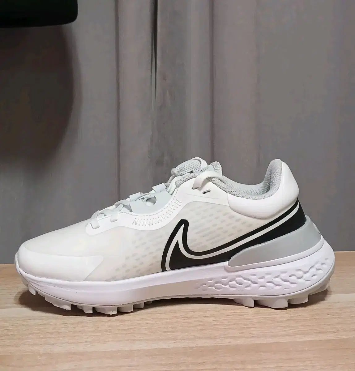 ゴルフシューズ