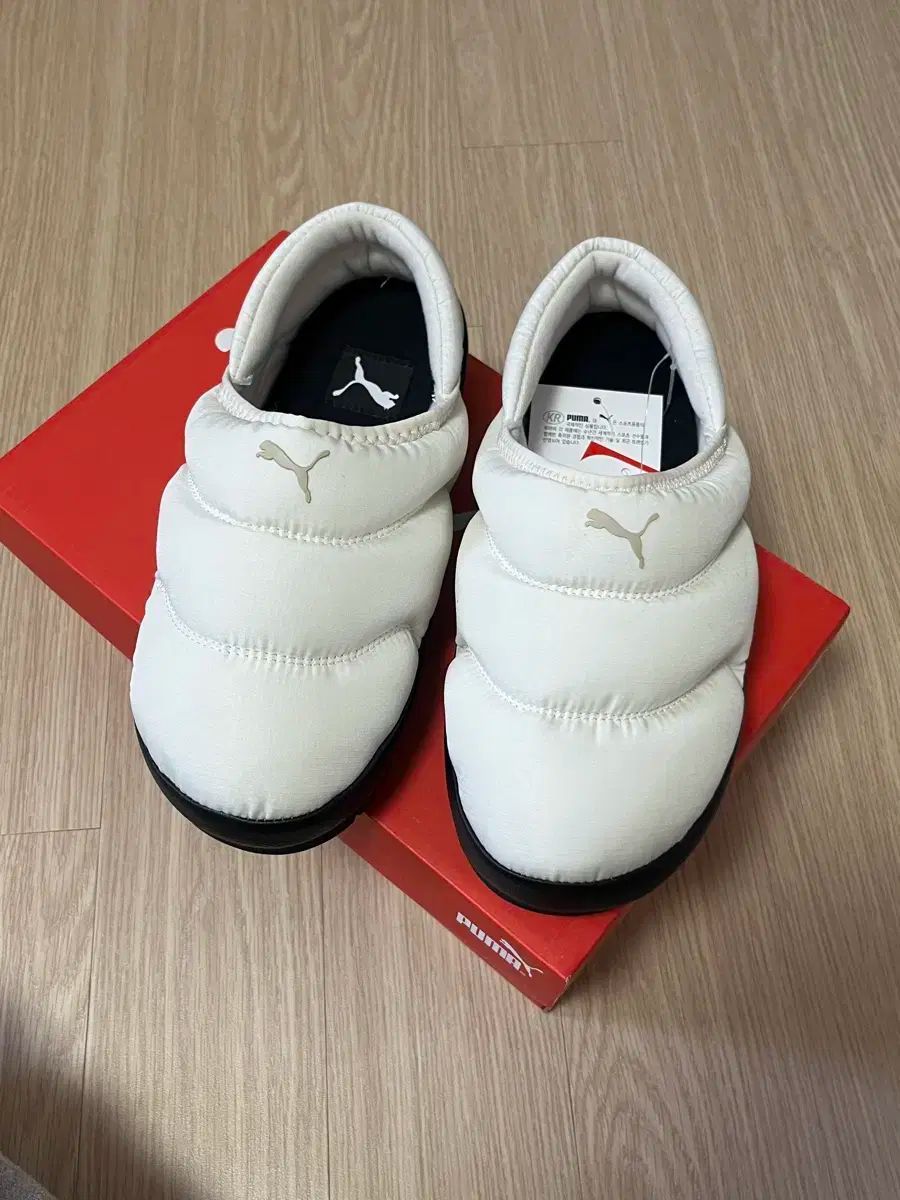 新商品 PUMA ダウン スリッパ 冬靴