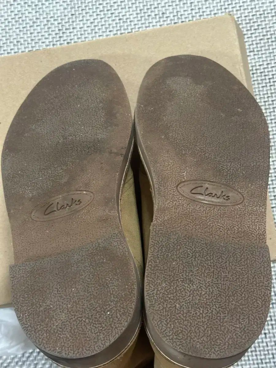 スウェード Desert