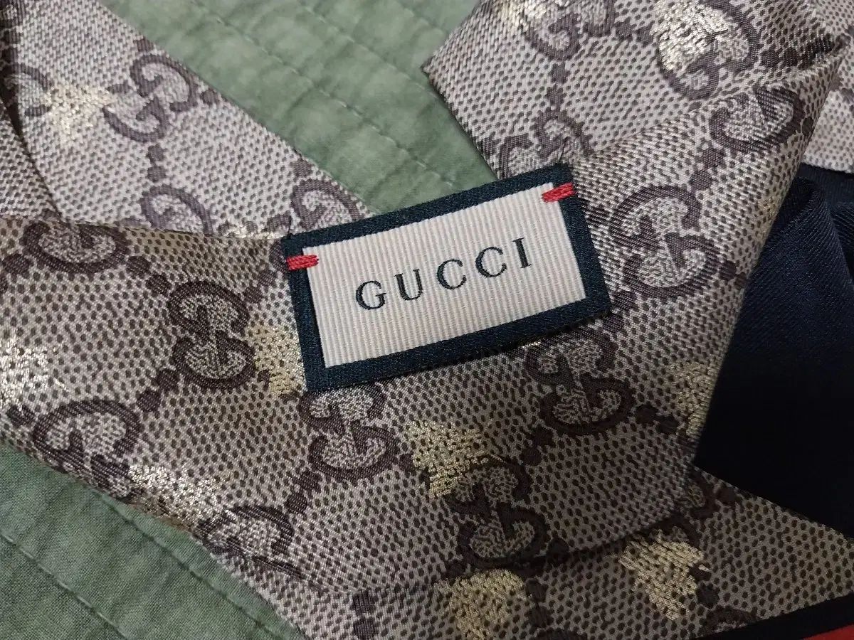 ツイリー ネックボー