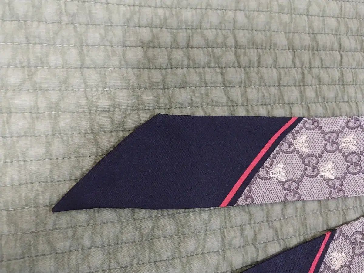 ツイリー ネックボー