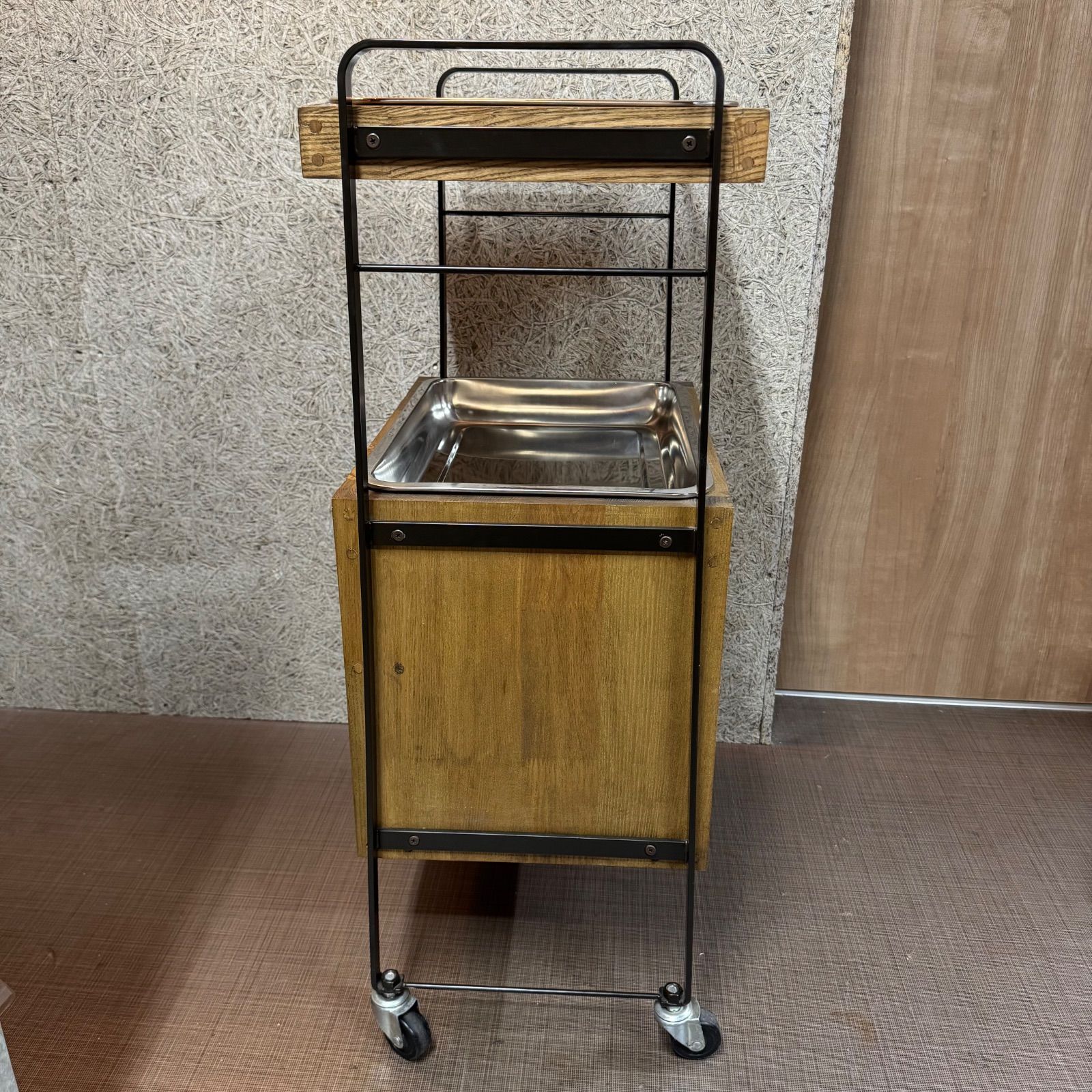 中古】マテリ キャスター付きワゴン 木製 ウッドワゴン 理美容室に 