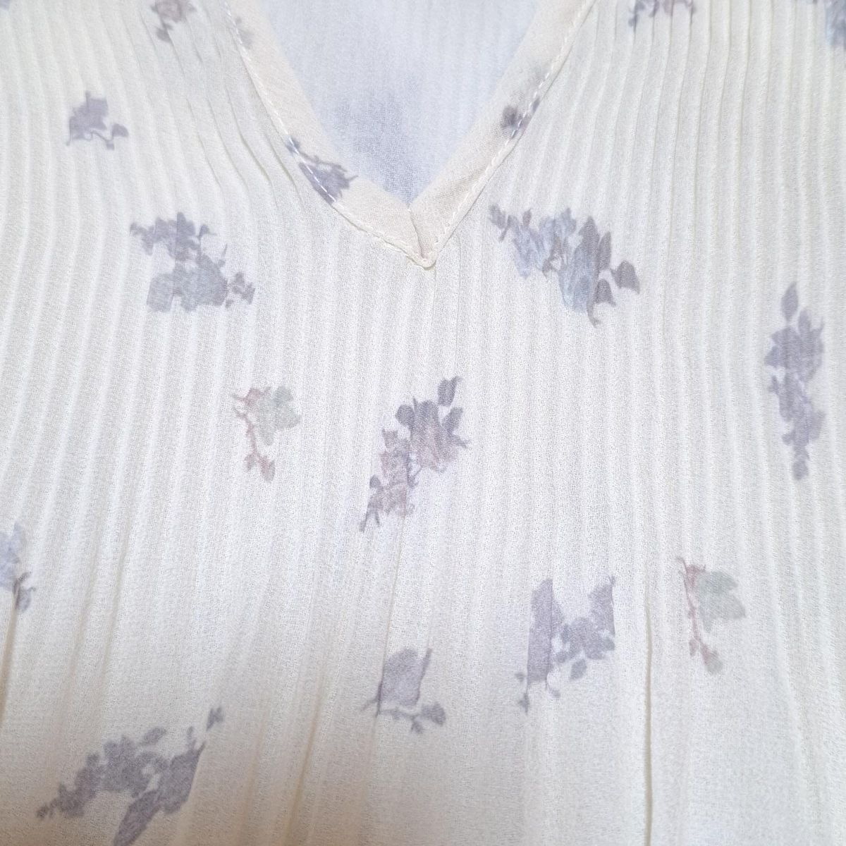  GANNI ガニー 長袖カットソー サイズ38 M レディース - アイボリー×パープル×マルチ Vネック 花柄 プリーツ 長袖 Tシャツ カットソー