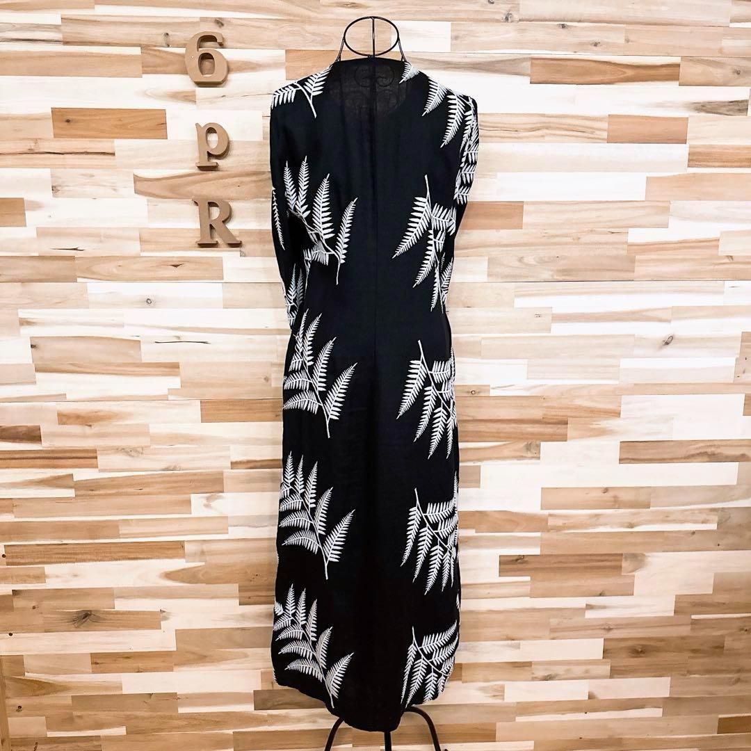 ボタニカル刺繍