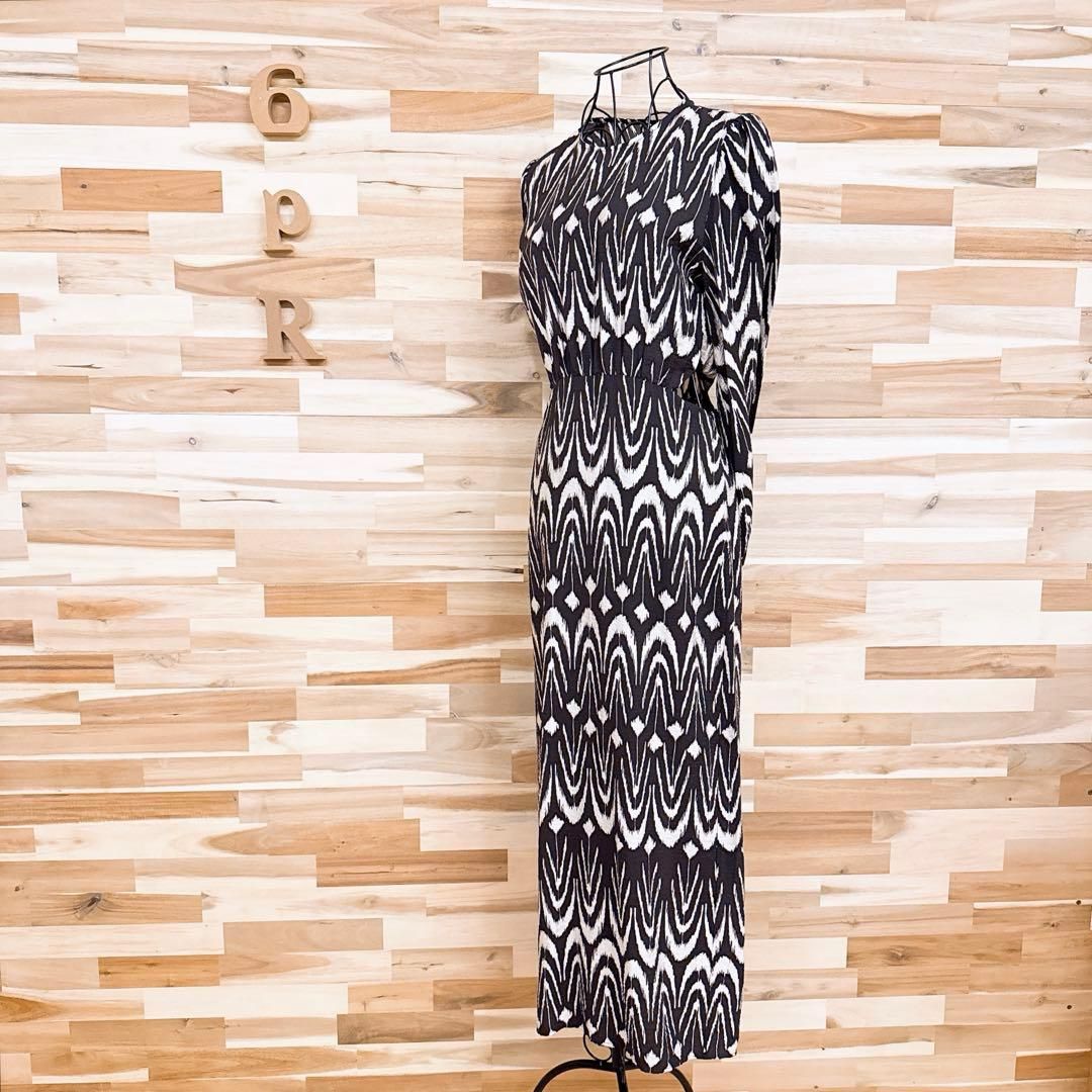 ザラ カットアウト