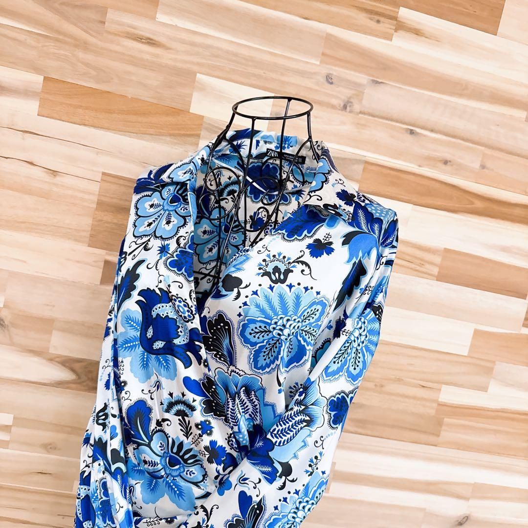 ザラ サテン ボタニカル 花 ラップ巻き ロング ワンピース 総柄 S 青×白