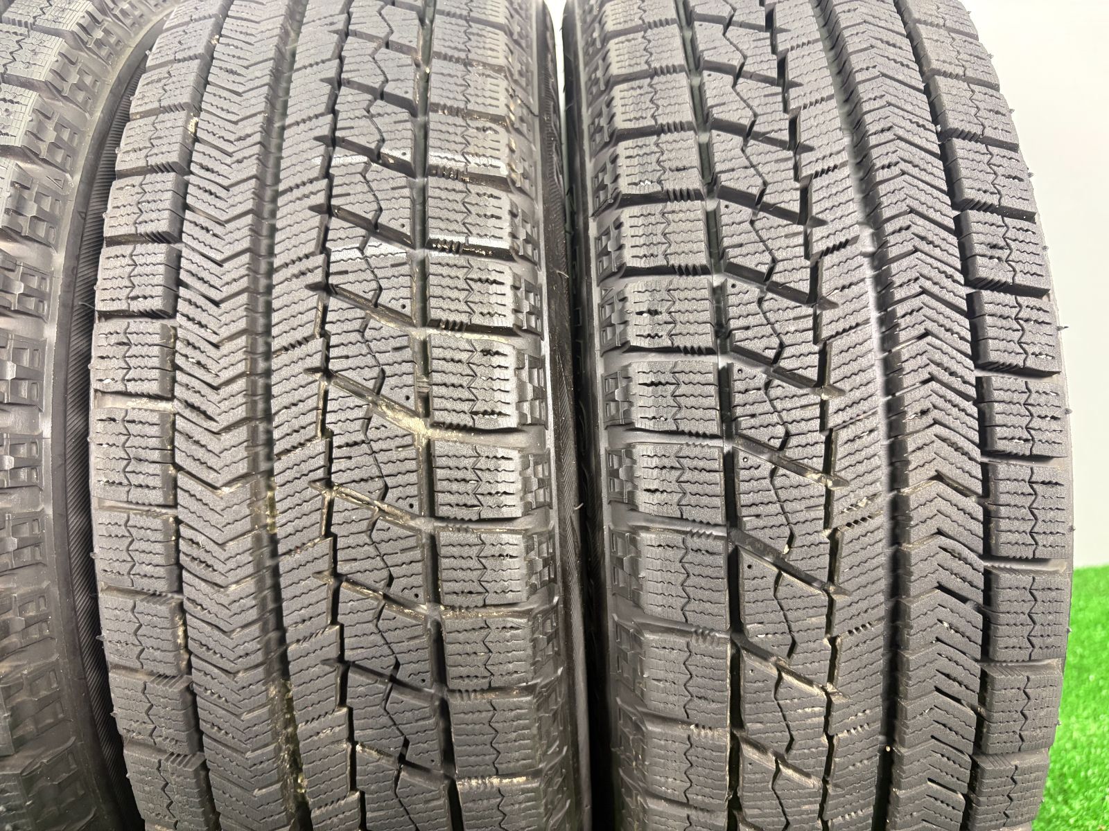 送料無料☆バリ溝 155/65R14 ブリヂストン VRX 2020年製 4本 冬 タイヤ
